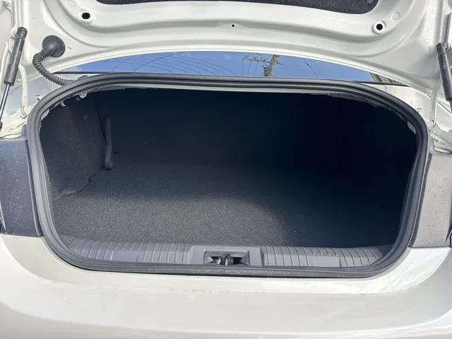 BRZ(スバル)R 6MT中古車 4