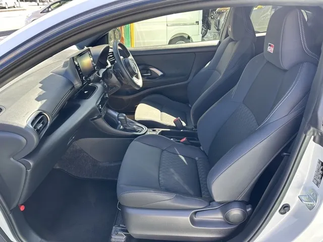 GRヤリス(トヨタ)RS AT中古車 3