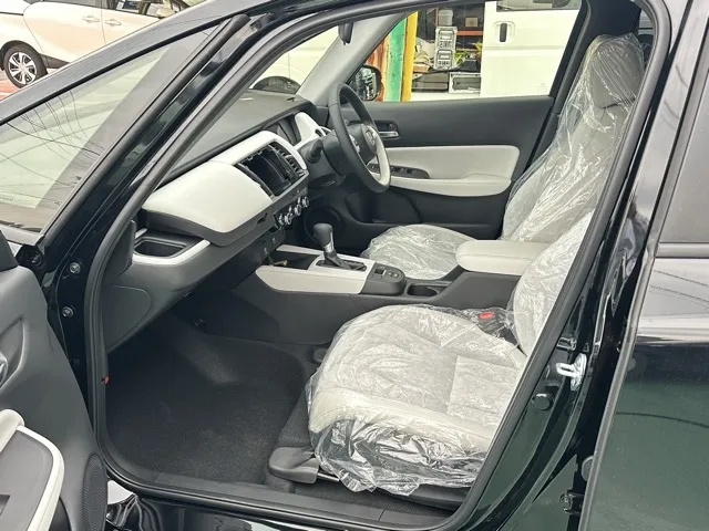 フィット(ホンダ)HOME（ホーム）登録済未使用車 3
