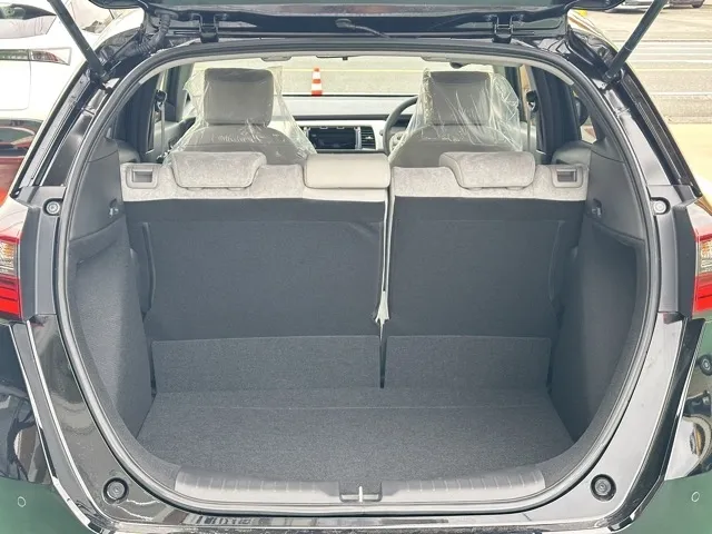 フィット(ホンダ)HOME（ホーム）登録済未使用車 8