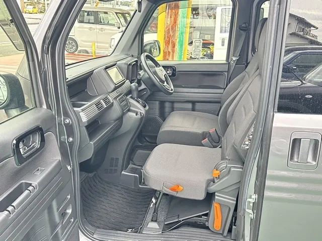 N-VAN(ホンダ)プラススタイルFUN AT中古車 3