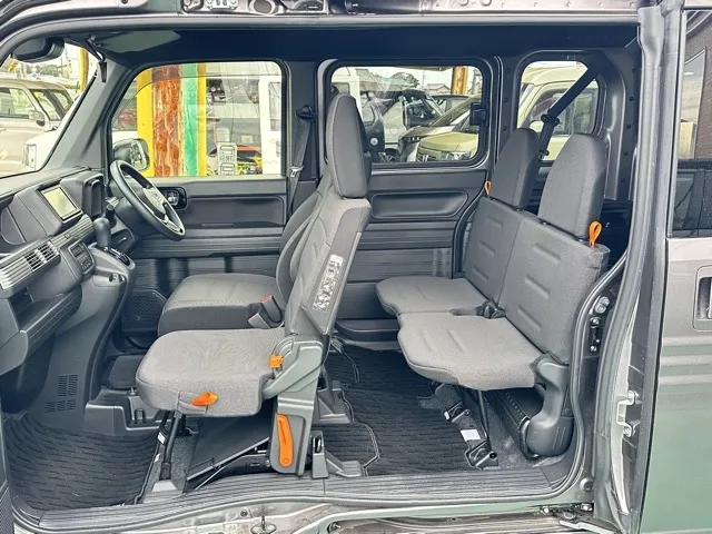 N-VAN(ホンダ)プラススタイルFUN AT中古車 4