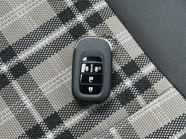 N-BOX(ホンダ)JOY届出済未使用車 23