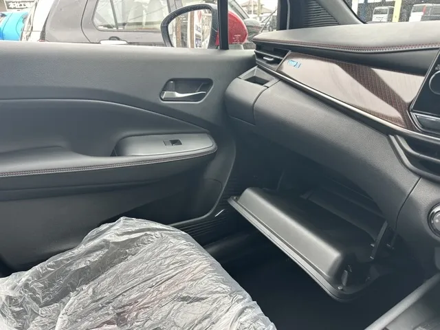 オーラ(ニッサン)ニスモ チューンドeパワー 寒冷地 4WD登録済未使用車 21