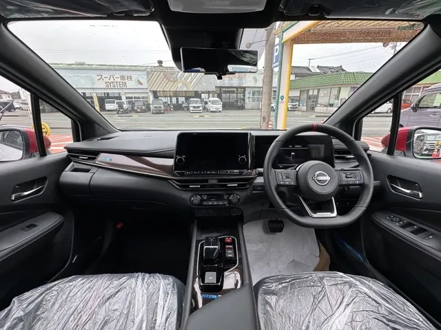 オーラ(ニッサン)ニスモ チューンドeパワー 寒冷地 4WD登録済未使用車 5