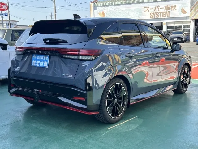 オーラ(ニッサン)ニスモ チューンドeパワー 寒冷地 4WD登録済未使用車 9
