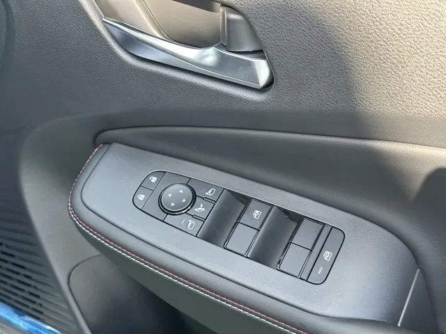 オーラ(ニッサン)ニスモ チューンドeパワー 寒冷地 4WD登録済未使用車 12