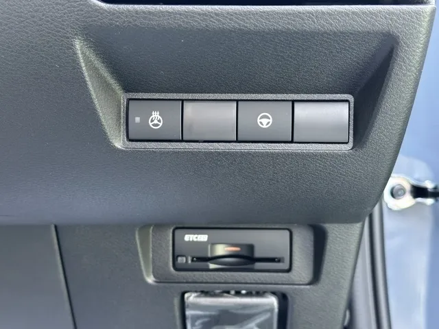 オーラ(ニッサン)ニスモ チューンドeパワー 寒冷地 4WD登録済未使用車 13