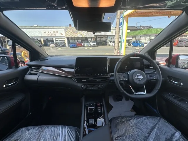 オーラ(ニッサン)ニスモ チューンドeパワー 寒冷地 4WD登録済未使用車 5