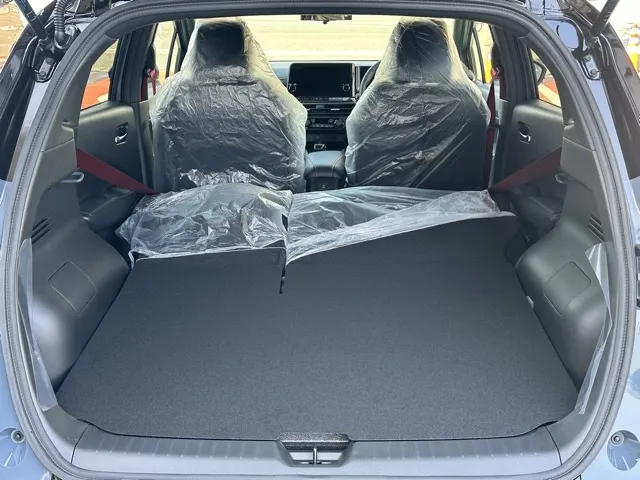 オーラ(ニッサン)ニスモ チューンドeパワー 寒冷地 4WD登録済未使用車 8