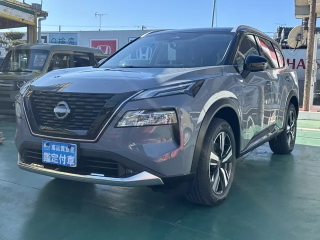 エクストレイル(ニッサン)G e-4ORCE サンルーフ ルーフレール 寒冷地登録済未使用車 1