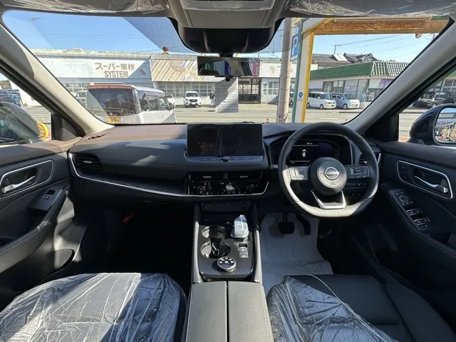 エクストレイル(ニッサン)G e-4ORCE サンルーフ ルーフレール 寒冷地登録済未使用車 5