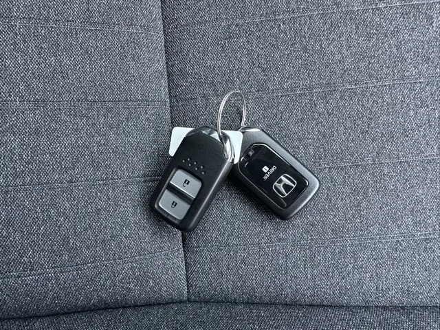 フィット(ホンダ)e：HEV ホーム中古車 28