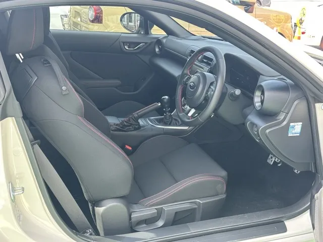 BRZ(スバル)R 6MT中古車 12