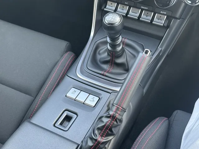 BRZ(スバル)R 6MT中古車 19