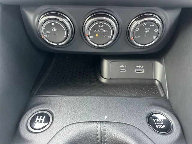 フェアレディZ(ニッサン)バージョンST 6MT登録済未使用車 18