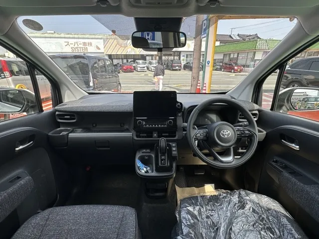 シエンタ(トヨタ)ハイブリッドZ 7人乗り登録済未使用車 6