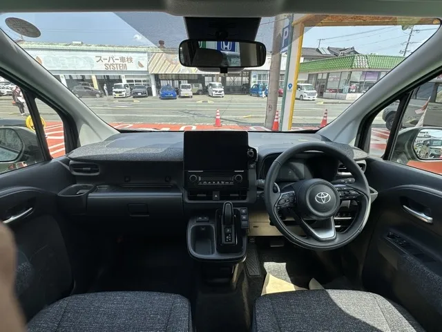 シエンタ(トヨタ)ハイブリッドZ 7人乗り登録済未使用車 6