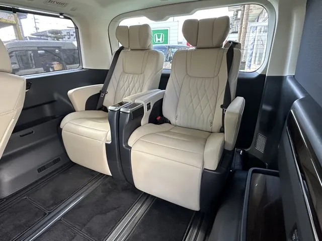 グランエース(トヨタ)プレミアム 6人中古車 10