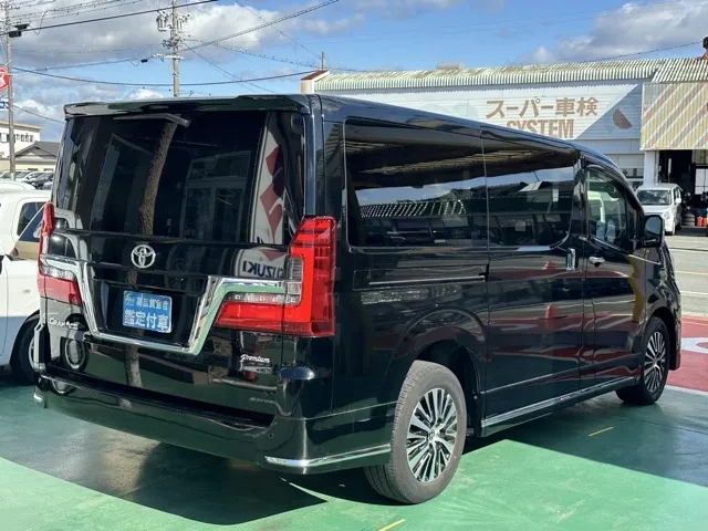 グランエース(トヨタ)プレミアム 6人中古車 12