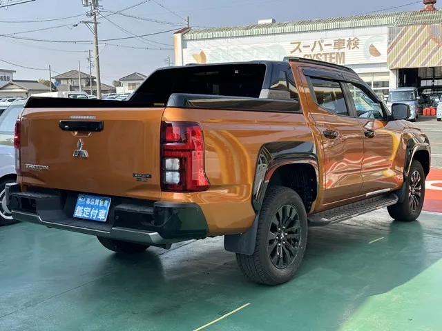 トライトン(三菱)GSR中古車 12