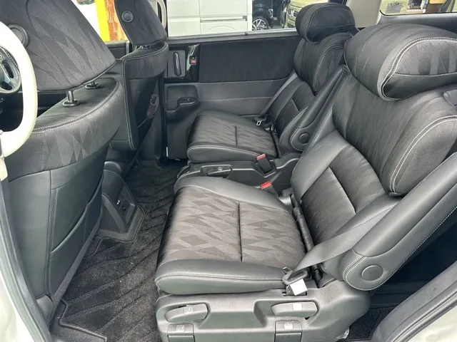 オデッセイ(ホンダ)e：HEV アブソルート EX中古車 4