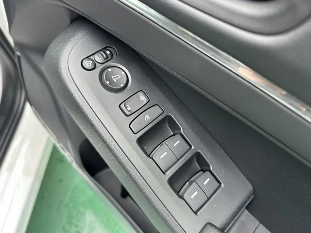 ヴェゼル(ホンダ)ｅ：ＨＥＶ　Ｚ登録済未使用車 15
