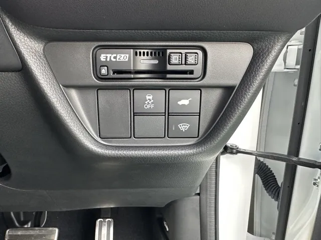 ZR-V(ホンダ)e：HEV Z ４ＷＤ 中古車 15