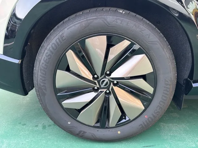 アリア(ニッサン)B9 リミテッド中古車 10