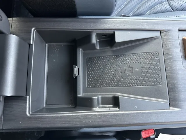 アリア(ニッサン)B9 リミテッド中古車 22