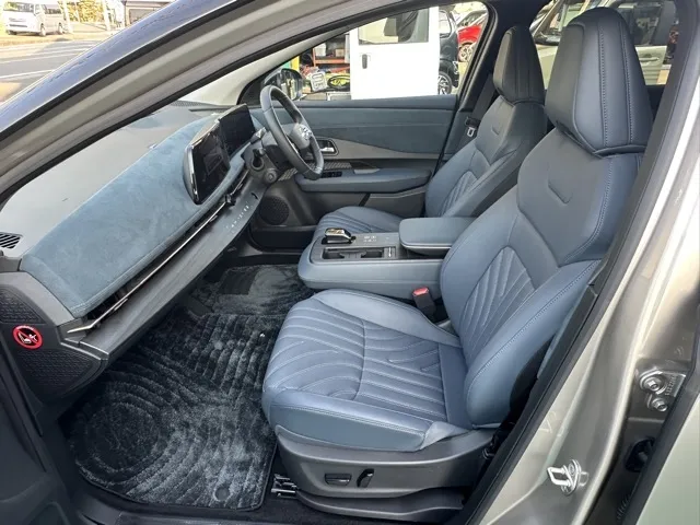 アリア(ニッサン)B9 リミテッド中古車 3