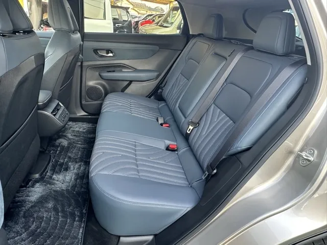 アリア(ニッサン)B9 リミテッド中古車 4