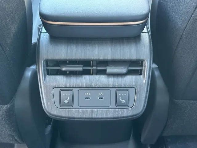 アリア(ニッサン)B6 e-4ORCE中古車 8
