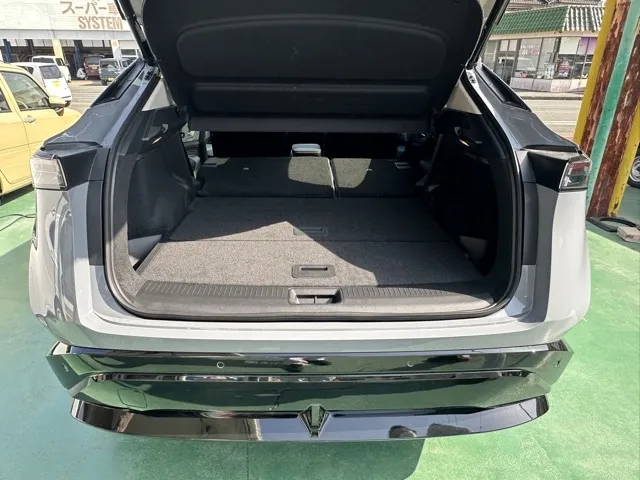 アリア(ニッサン)B6 e-4ORCE登録済未使用車 10