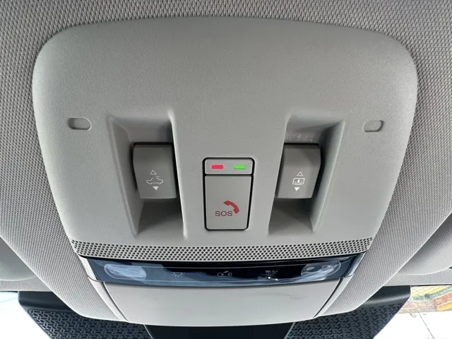 アリア(ニッサン)B6 e-4ORCE登録済未使用車 26