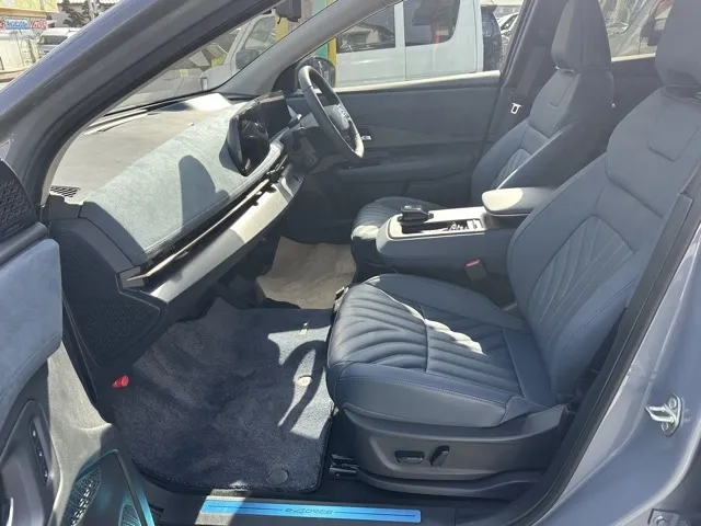 アリア(ニッサン)B6 e-4ORCE登録済未使用車 3
