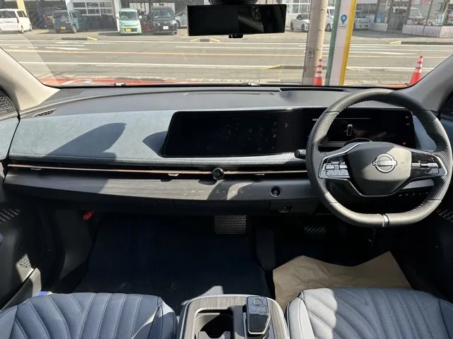アリア(ニッサン)B6 e-4ORCE登録済未使用車 6