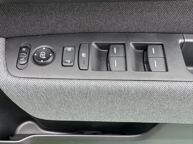 HONDA e(ホンダ)ベースグレード中古車 15