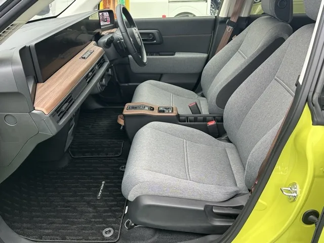 HONDA e(ホンダ)ベースグレード中古車 3
