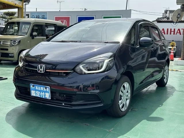 フィット(ホンダ)e：HEV ホーム中古車 1