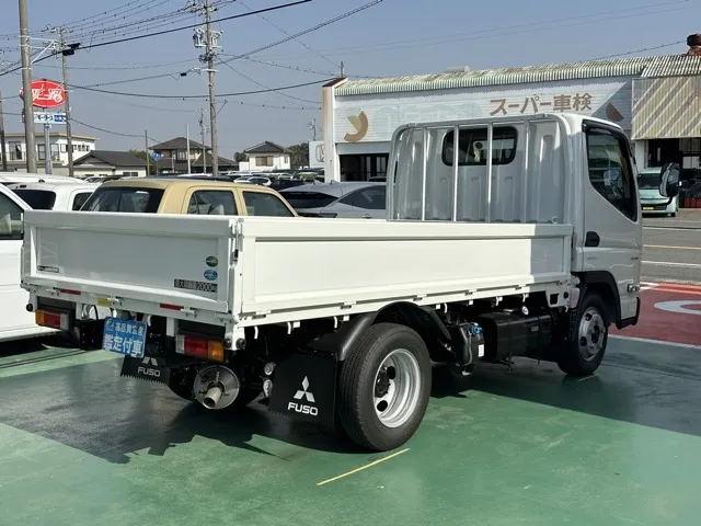 キャンター(三菱)全低床 平ボディ ２ｔレンタ登録済未使用車 10