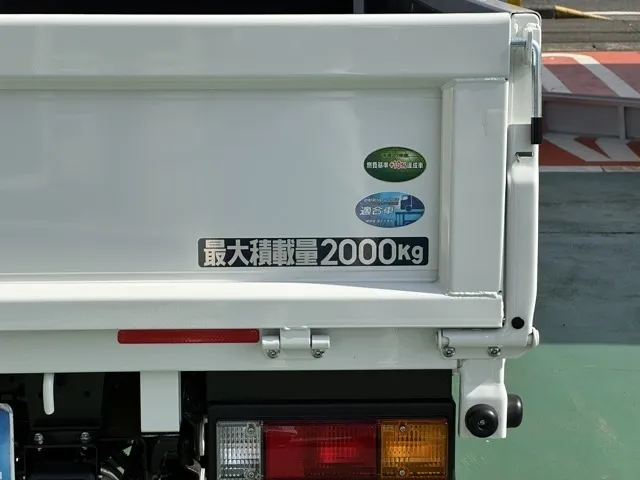 キャンター(三菱)全低床 平ボディ ２ｔレンタ登録済未使用車 8