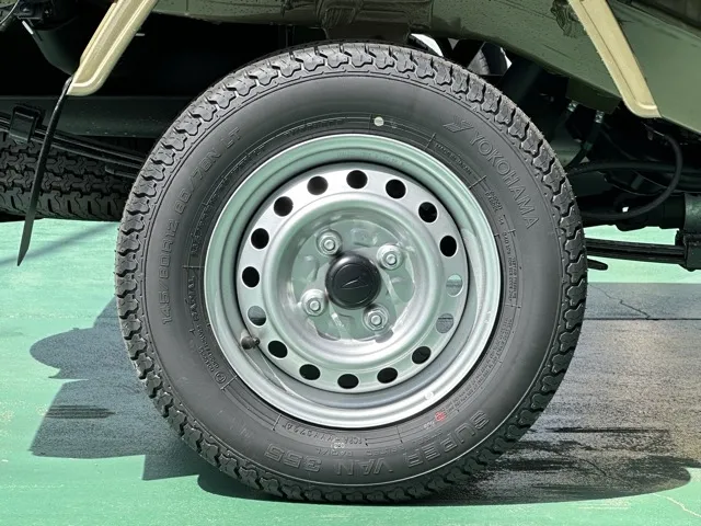 ハイゼット(ダイハツ)ジャンボ エクストラ AT 4WD届出済未使用車 10