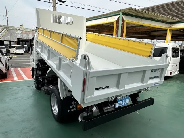キャンター(三菱)全低床キョウカダンプ ３ｔ　コボレーン登録済未使用車 2