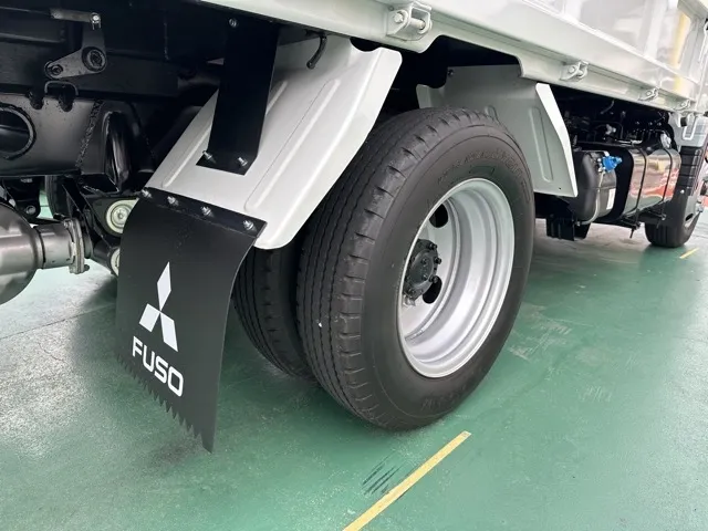 キャンター(三菱)全低床キョウカダンプ ３ｔ　コボレーン登録済未使用車 8
