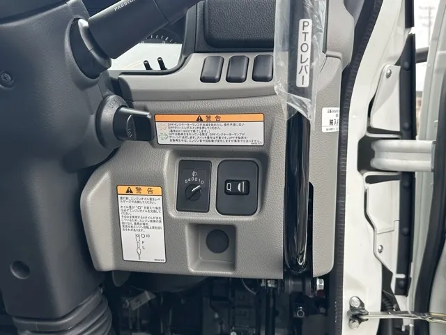 キャンター(三菱)３ｔ ローダースライドダンプ登録済未使用車 11