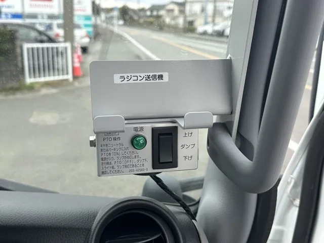 キャンター(三菱)３ｔ ローダースライドダンプ登録済未使用車 12