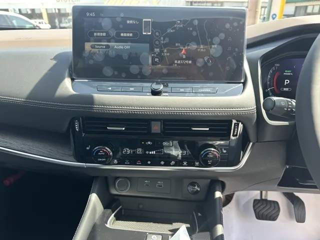 エクストレイル(ニッサン)G e-4ORCE サンルーフ ルーフレール 寒冷地登録済未使用車 17