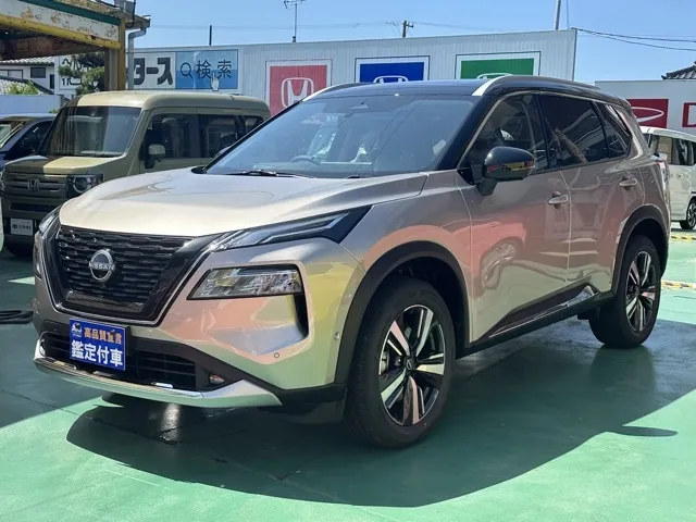 エクストレイル(ニッサン)G e-4ORCE サンルーフ ルーフレール 寒冷地登録済未使用車 1