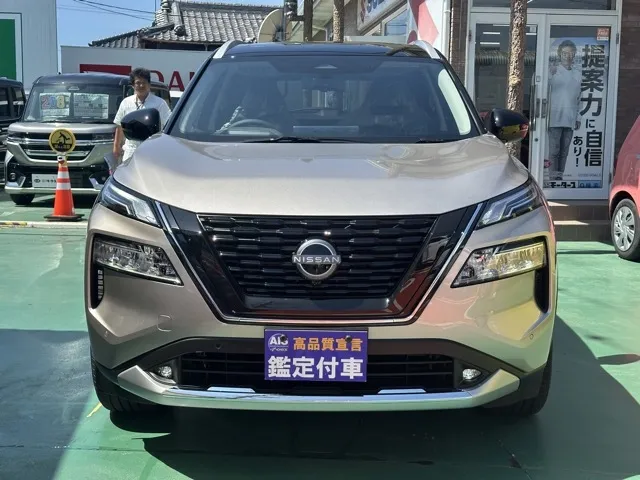 エクストレイル(ニッサン)G e-4ORCE サンルーフ ルーフレール 寒冷地登録済未使用車 29